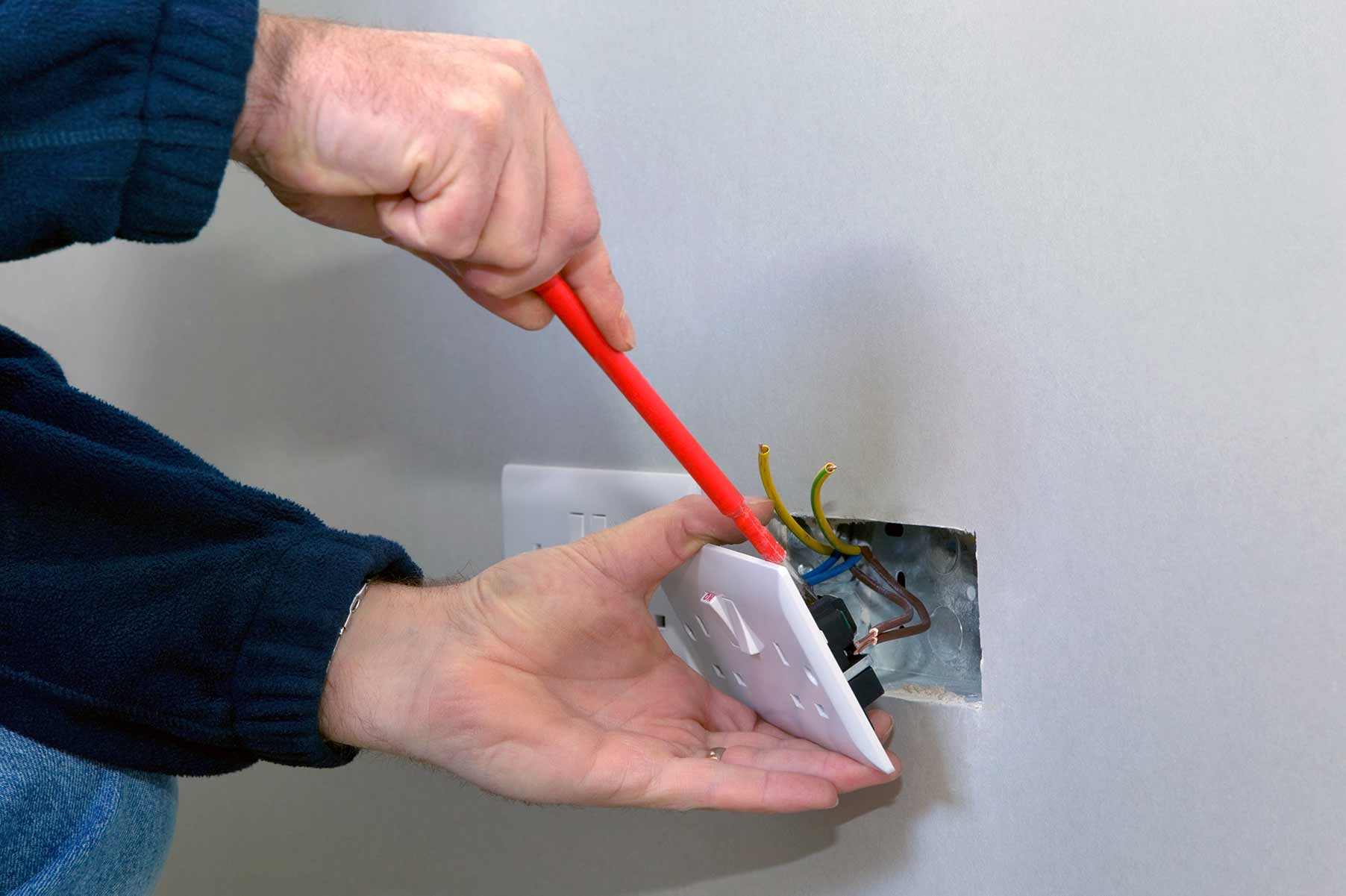 Our electricians can install plug sockets for domestic and commercial proeprties in Aldersbrook and the local area. 